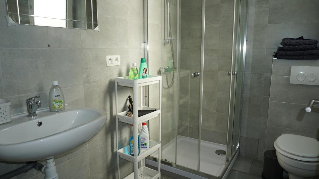 Roosevelt Apartments. Antwerp Luaran gambar